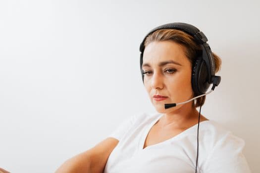 Using AI Agents to Cut Support Tickets Without Angering Customers