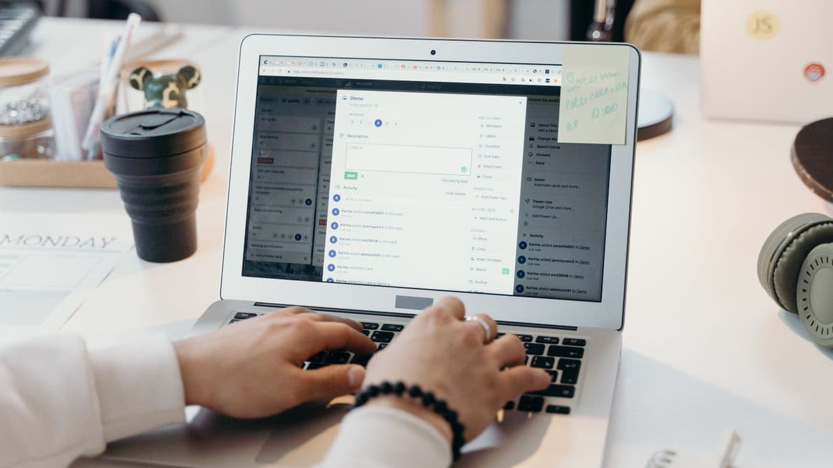 Outlook integration with Leadify CRM